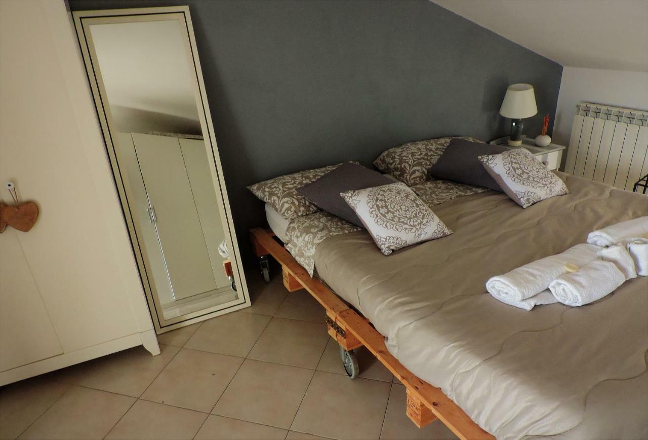 Ferienwohnung Casa Leonardo Liam Caserta Exterior foto